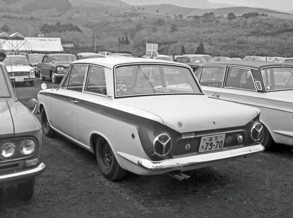 (05-2c)(149-74) 1963 Ford Consul Cortina Lotus 2dr Racing Saloon.jpg